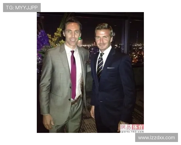 内马尔与众多足球明星亲密合影展现友谊与激情的瞬间 内马尔与众多足球明星亲密合影展现友谊与激情的瞬间