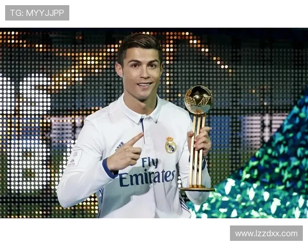 足球巨星C罗夜店狂欢尽显魅力与活力引发粉丝热议